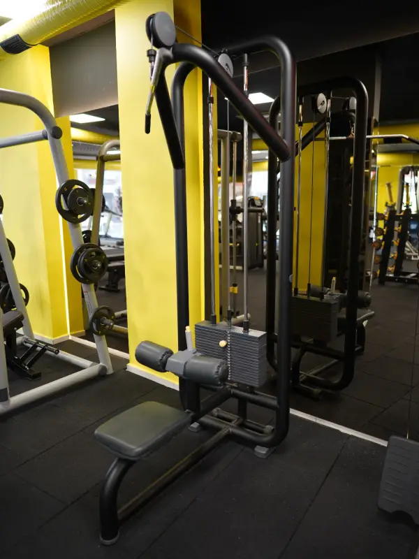 Torbalı Gym Lat Pulldown Makinesi