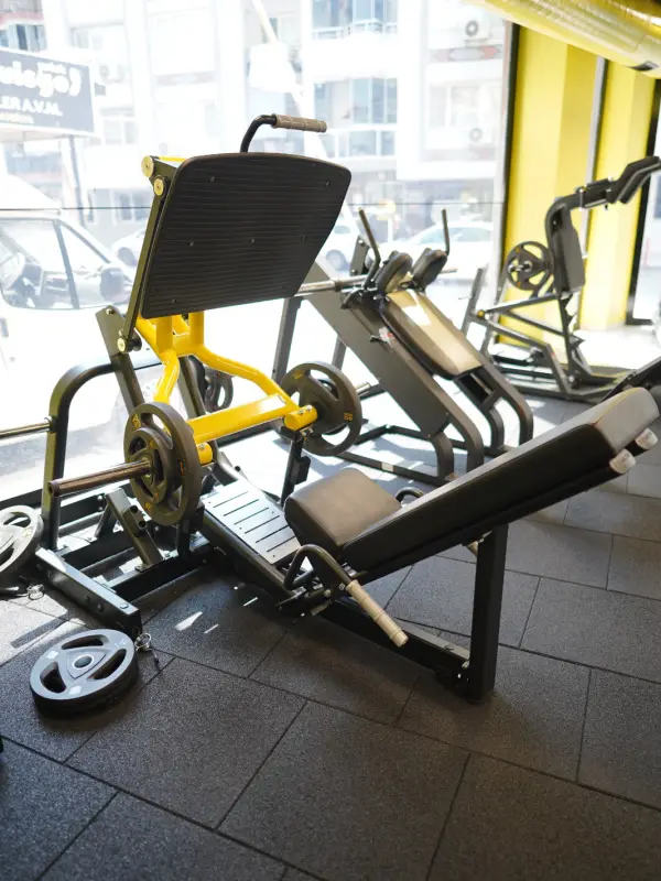 Torbalı Spor Salonu Leg Press Makinesi