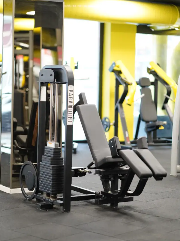 Torbalı Spor Salonu Sırt Çekiş Makinesi