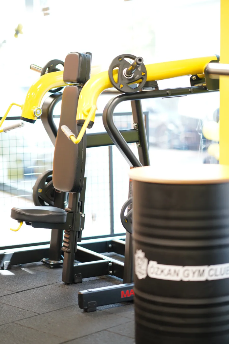 Özkan GYM Club antrenman alanı